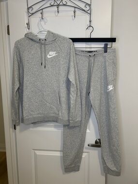 Women’s Nike Sweatsuit - Large Hoodie - Medium Pants